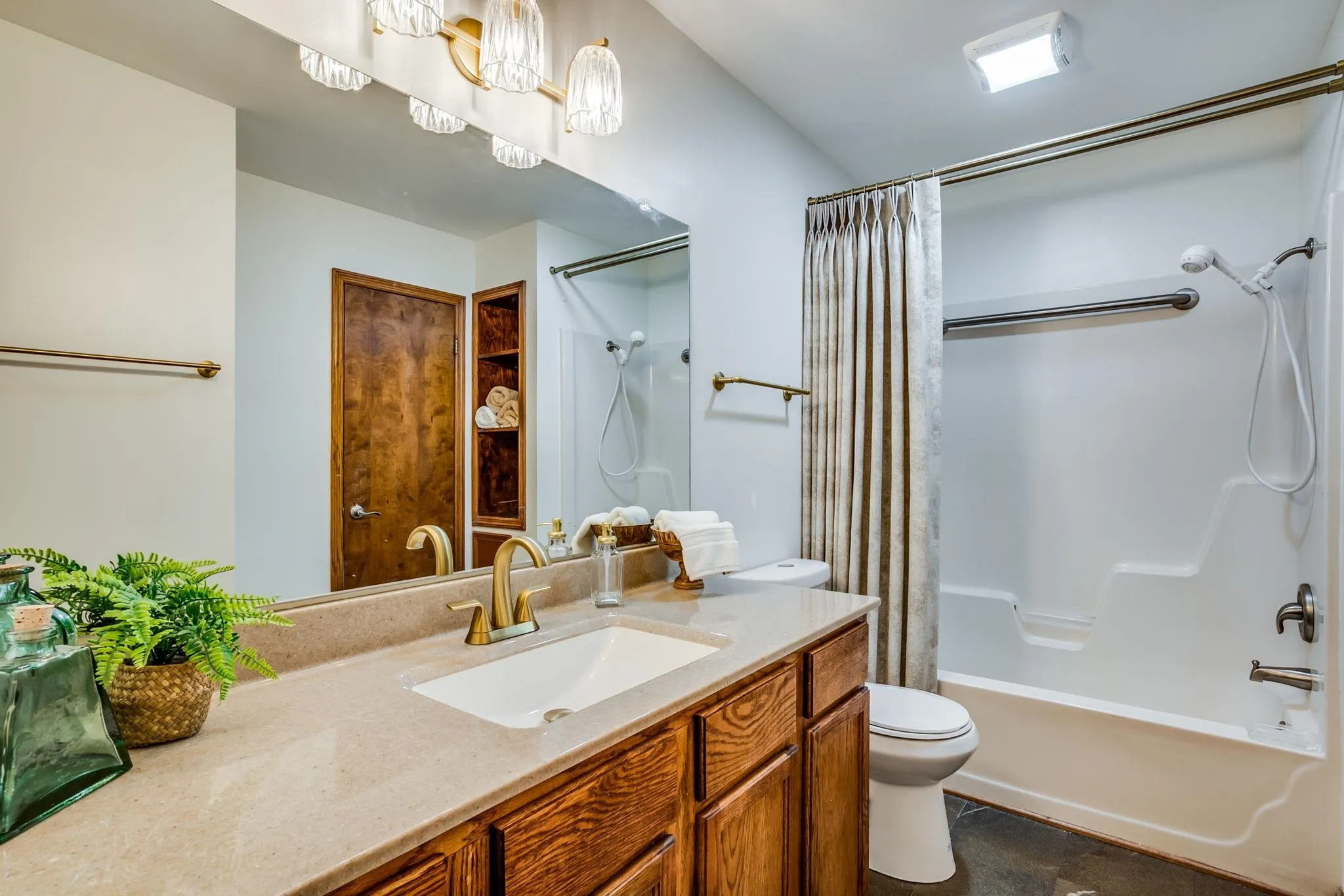 Wichita, Kansas 67212, United States, 1 Bedroom Bedrooms, ,2 BathroomsBathrooms,Residential,Active,179240