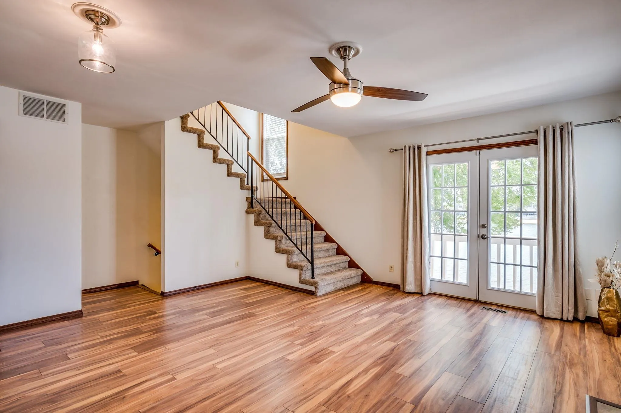 Wichita, Kansas 67212, United States, 1 Bedroom Bedrooms, ,2 BathroomsBathrooms,Residential,Active,179240