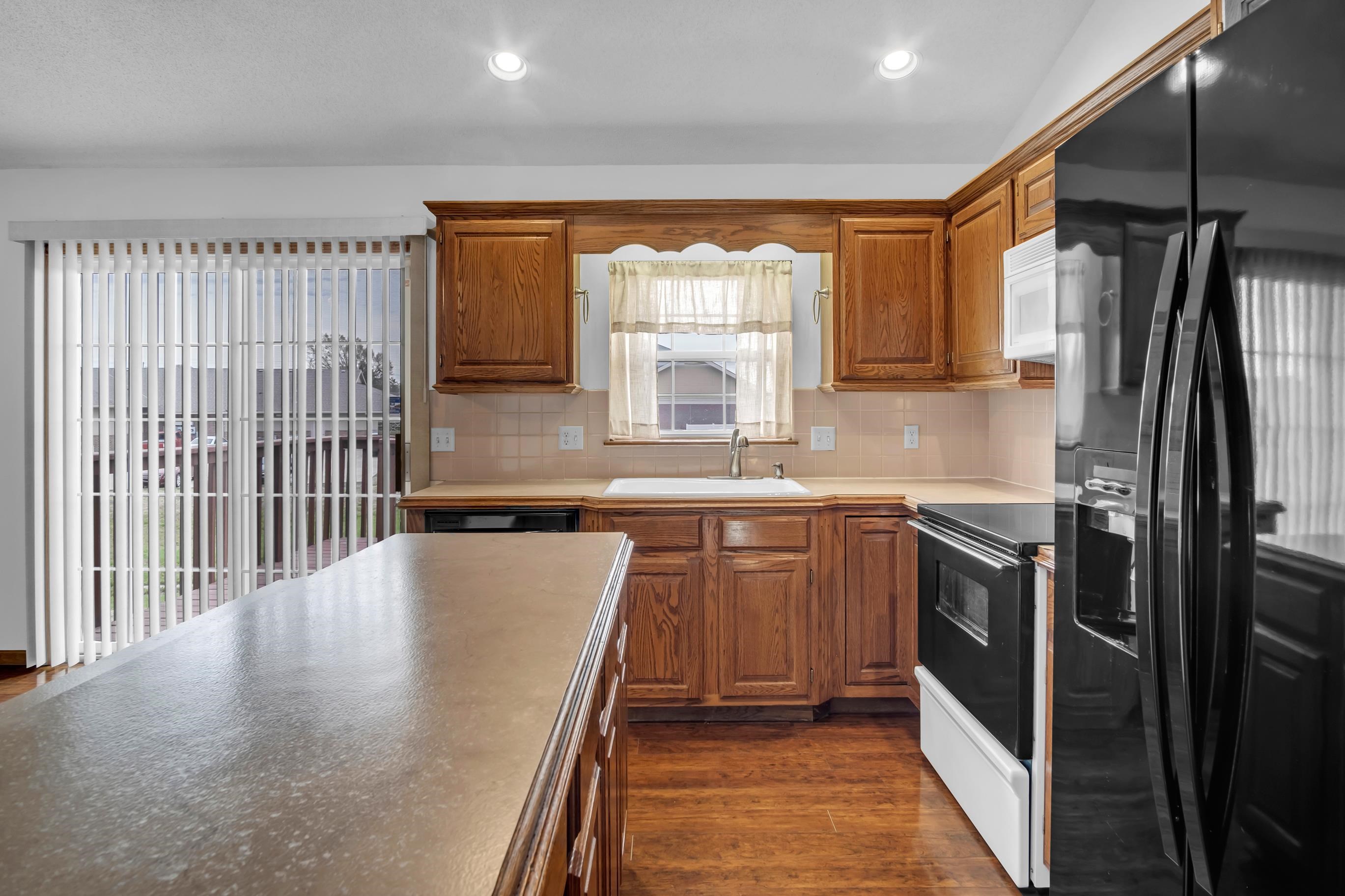 417 Victoria Ct, Newton, Kansas image 11