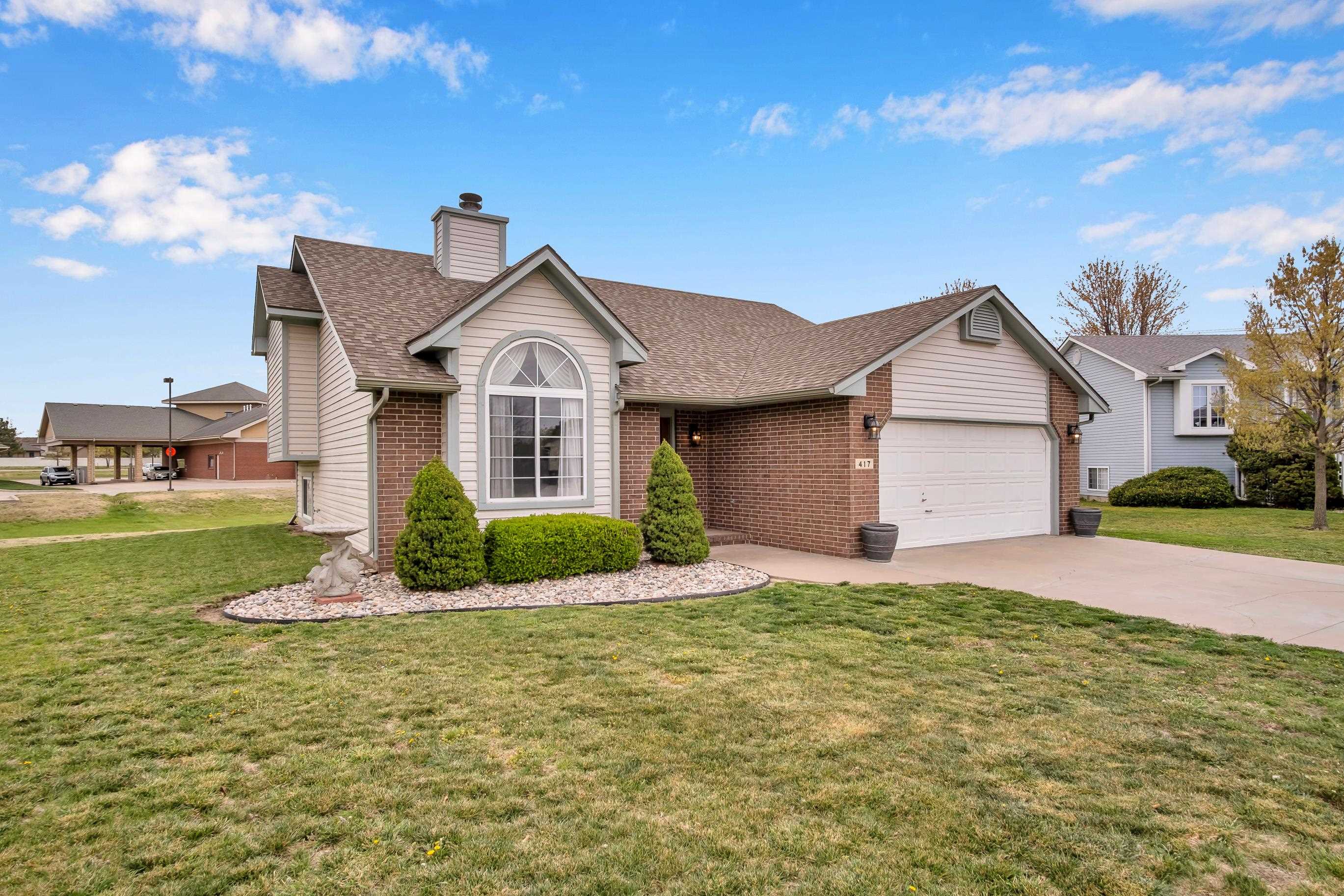 417 Victoria Ct, Newton, Kansas image 3