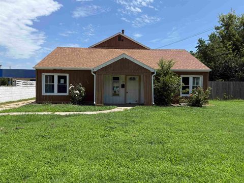 Homes For Sale - 111 S Park St<br/> Mcpherson County, McPherson, KS 67460