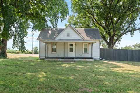 Homes For Sale - 627 S Raff St<br/> Kingman County, Kingman, KS 67068
