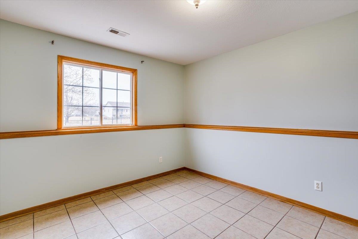 2241 N Sandplum St, Wichita, Kansas image 29