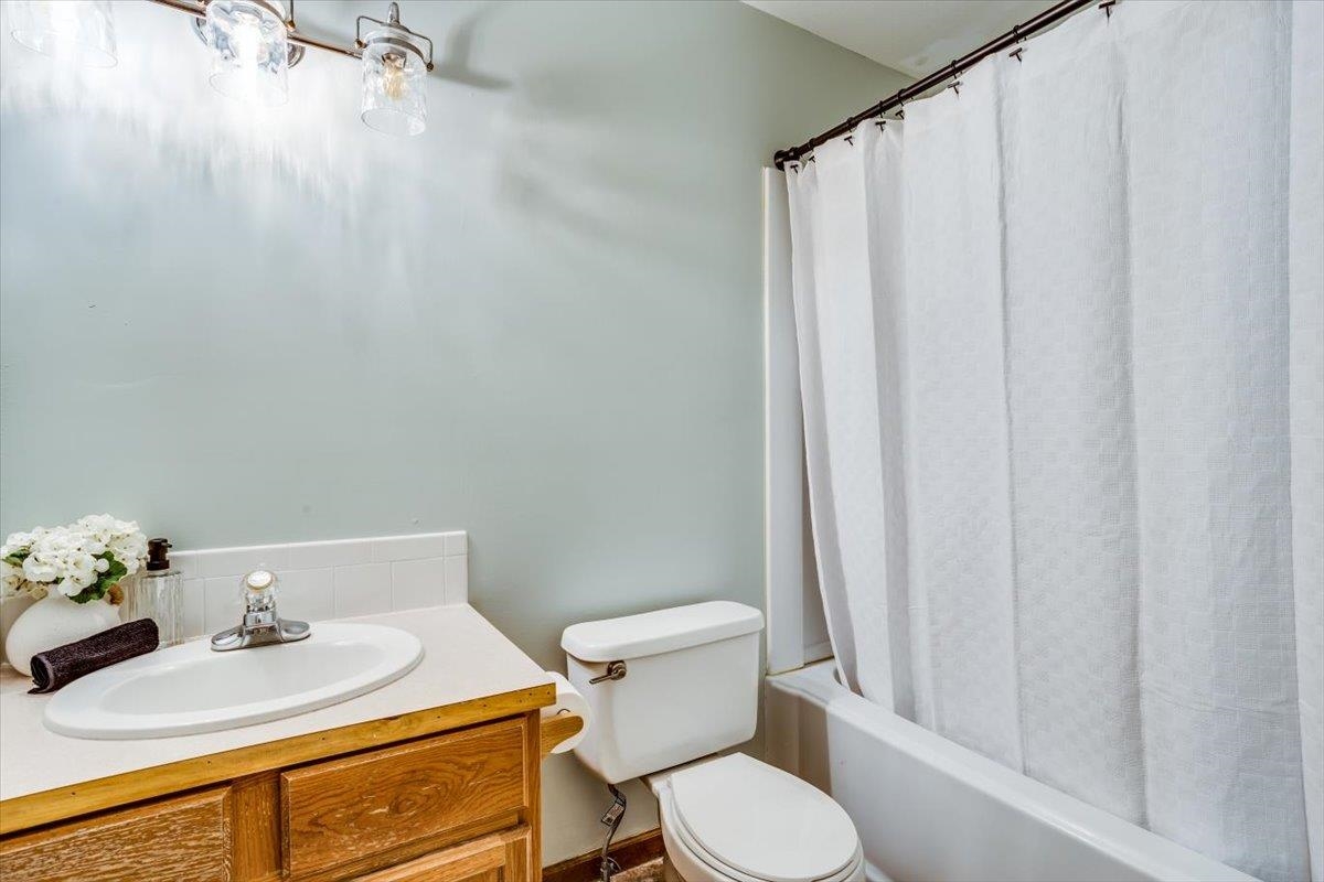 2241 N Sandplum St, Wichita, Kansas image 23