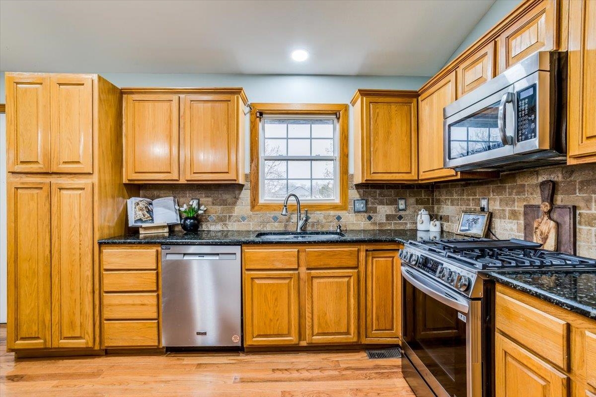 2241 N Sandplum St, Wichita, Kansas image 11