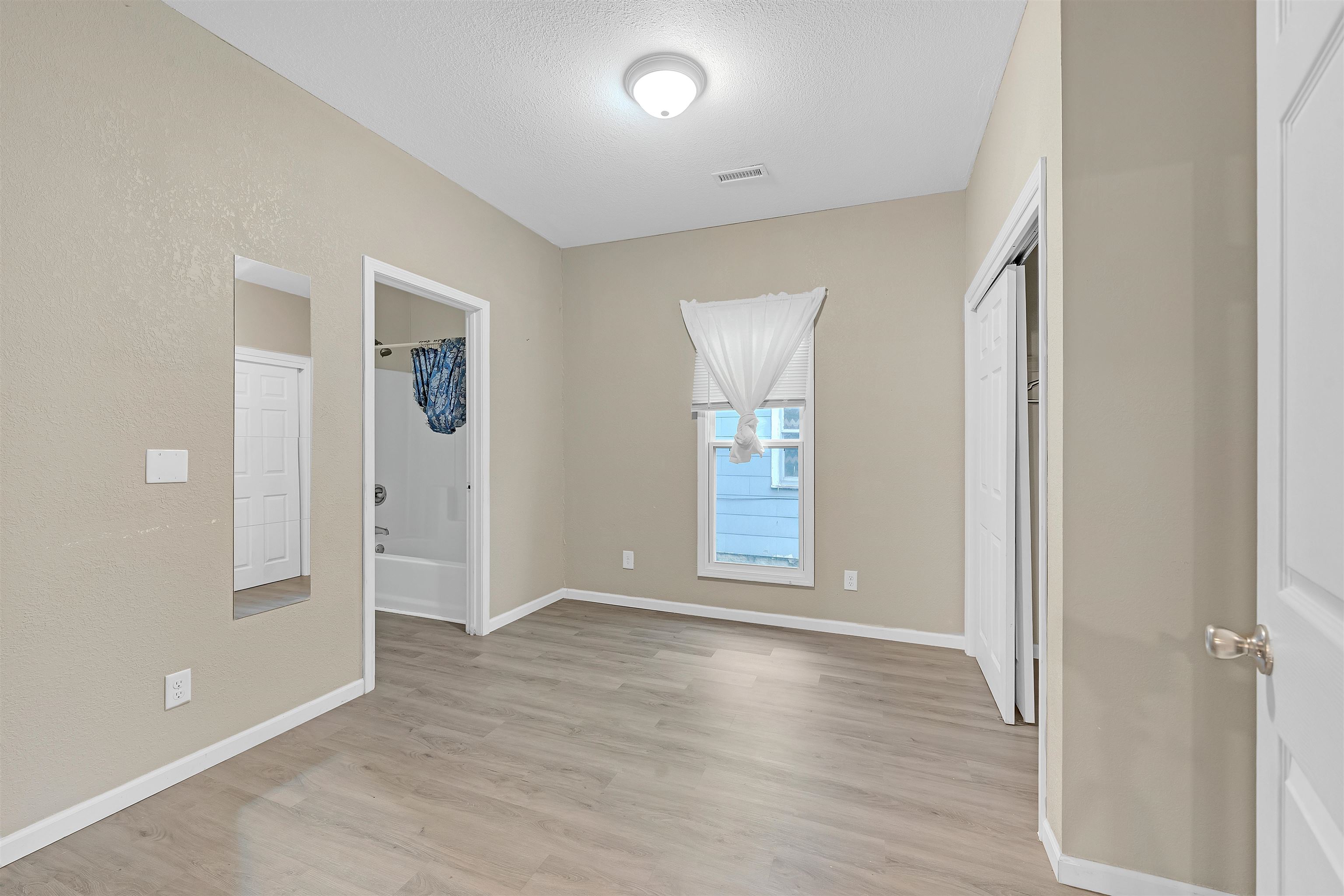 1027 S Saint Francis St, Wichita, Kansas image 12
