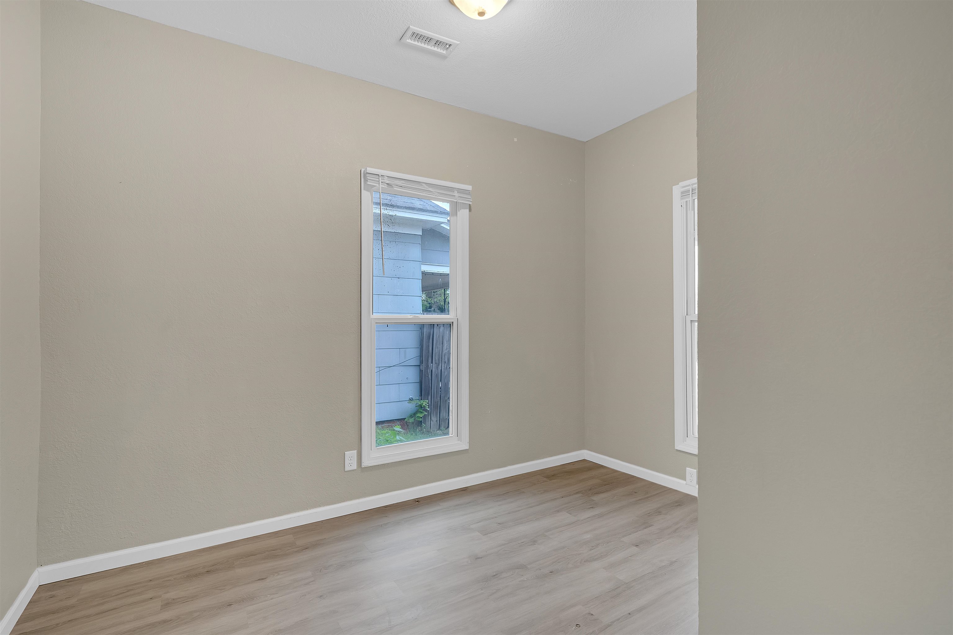 1027 S Saint Francis St, Wichita, Kansas image 14