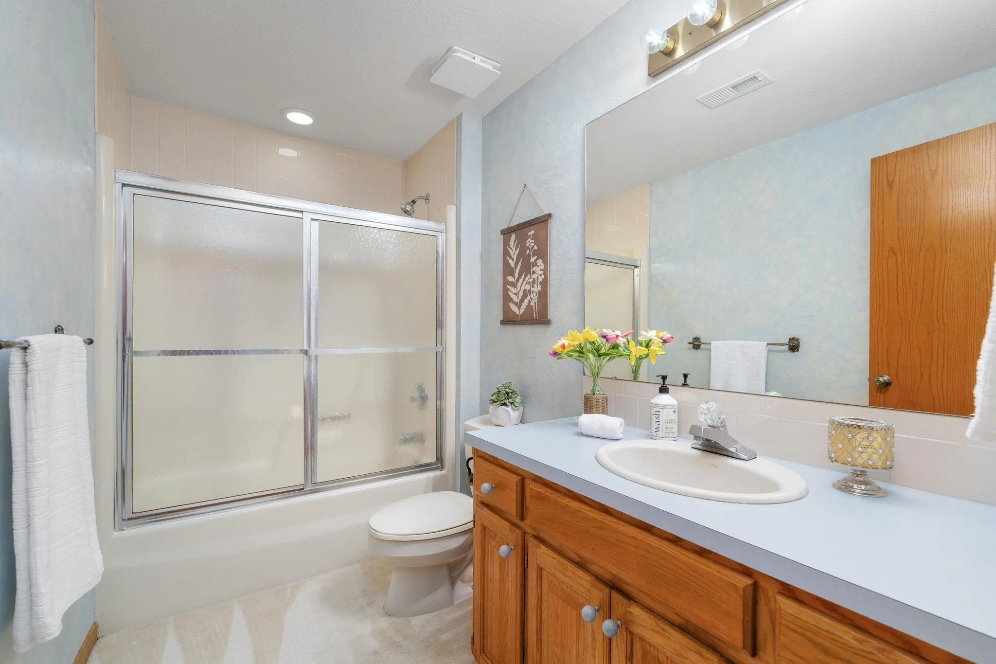 Wichita, Kansas 67204, United States, 3 Bedrooms Bedrooms, ,3 BathroomsBathrooms,Residential,Pending,150179