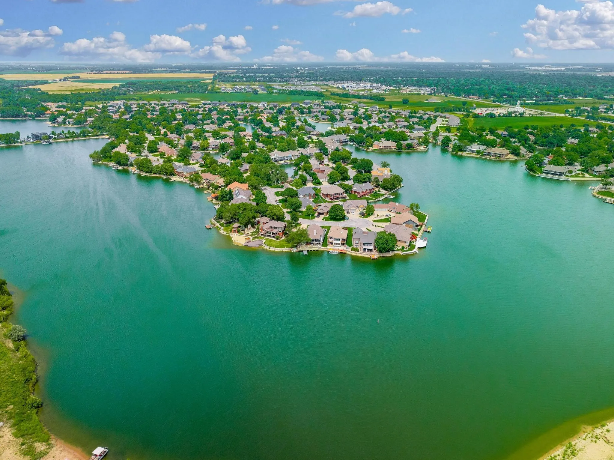 Wichita, Kansas 67204, United States, 3 Bedrooms Bedrooms, ,3 BathroomsBathrooms,Residential,Pending,150179