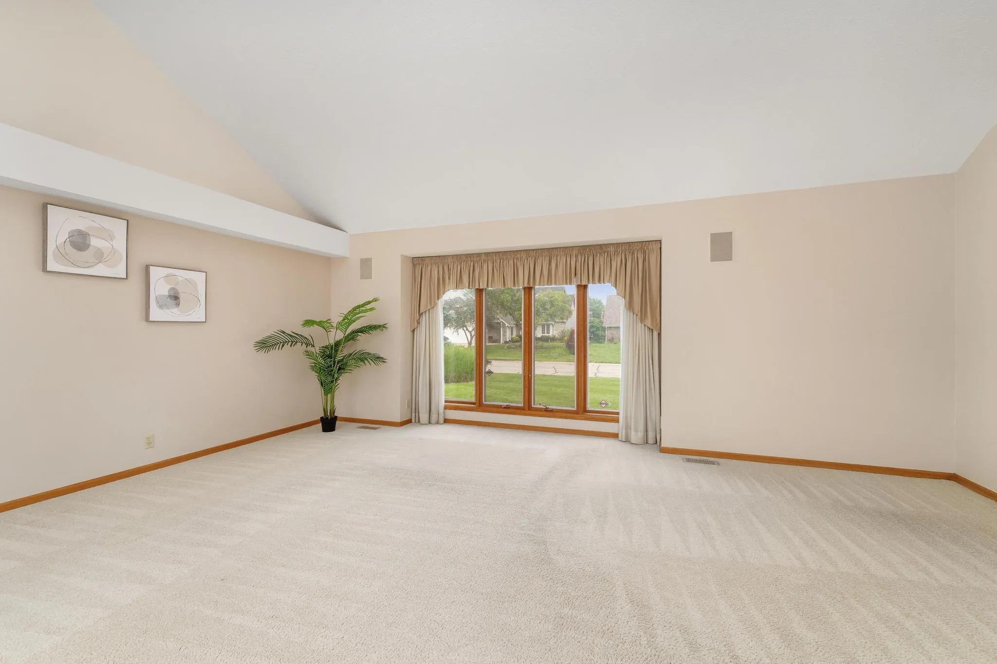 Wichita, Kansas 67204, United States, 3 Bedrooms Bedrooms, ,3 BathroomsBathrooms,Residential,Pending,150179