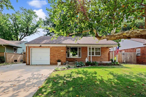 Homes For Sale - 1032 S Fabrique Dr<br/> Wichita, KS 67218