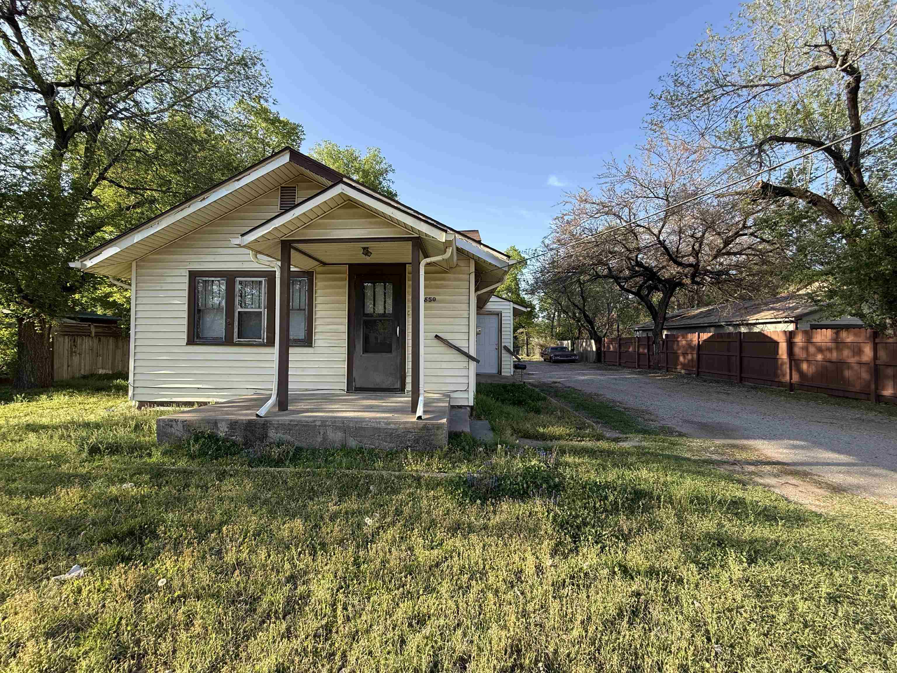 850 W 33rd St N St, Wichita, Kansas image 1
