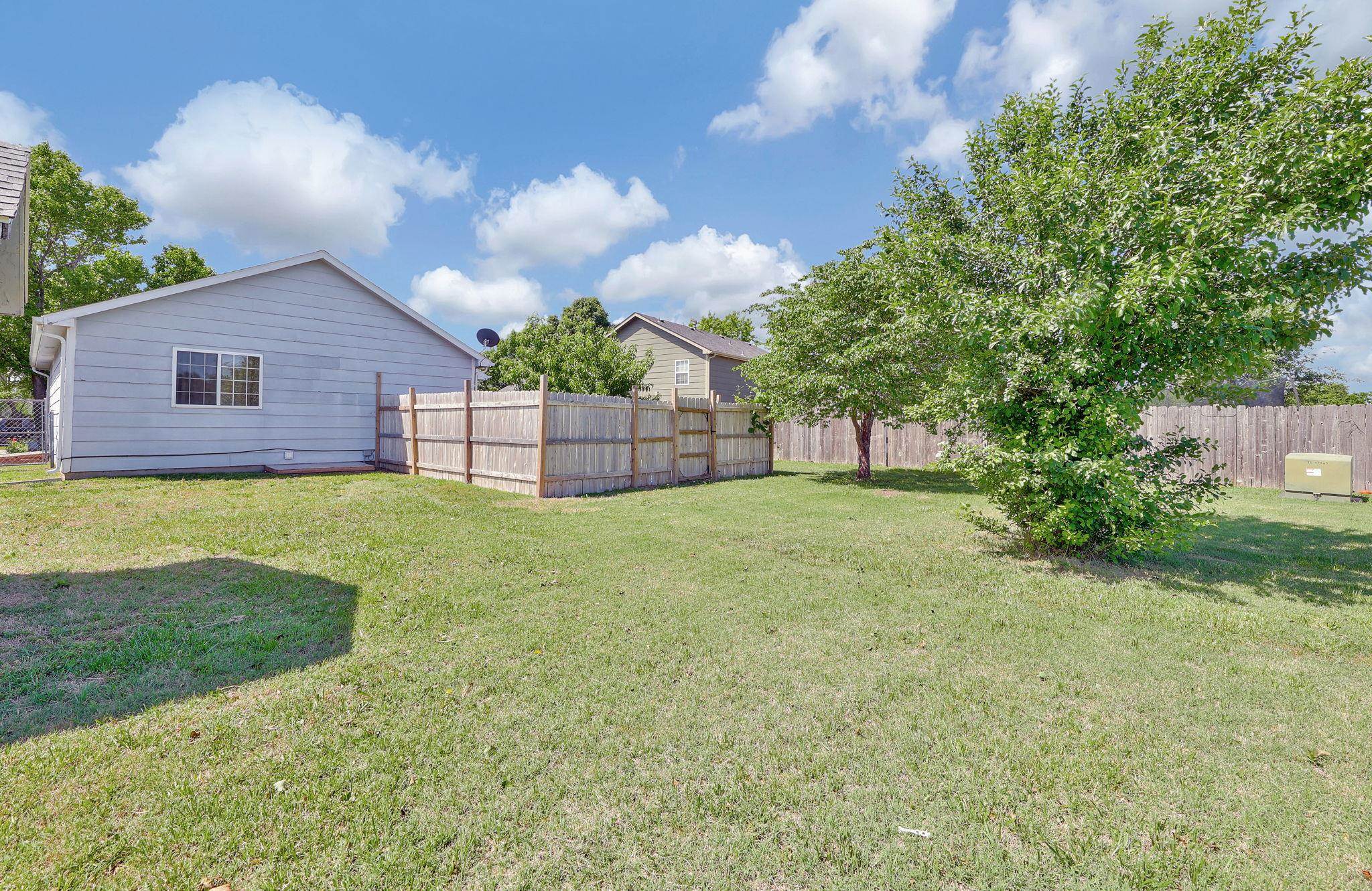 800 W Deerfield Cir, Valley Center, Kansas image 30