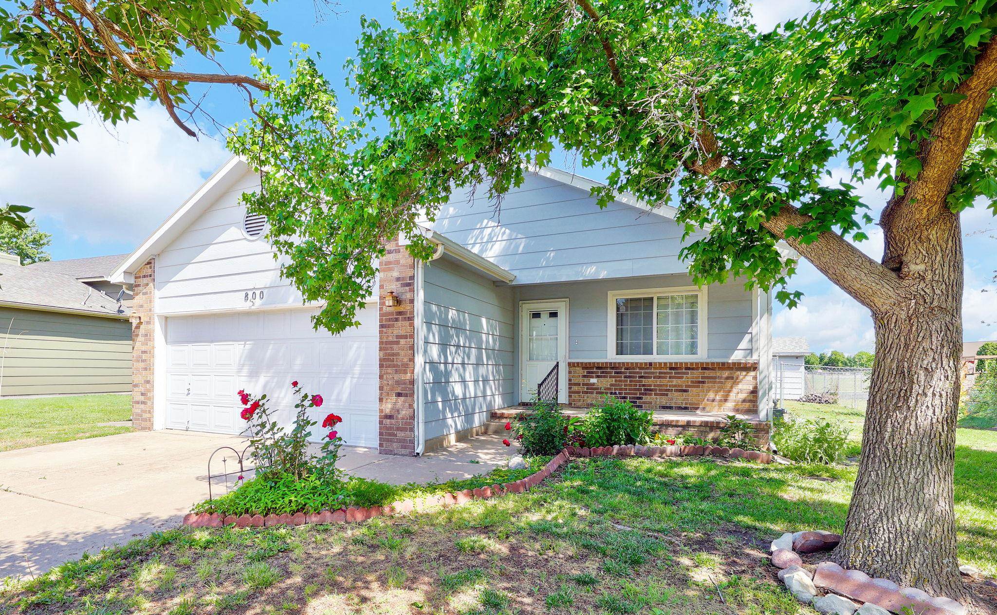 800 W Deerfield Cir, Valley Center, Kansas image 4