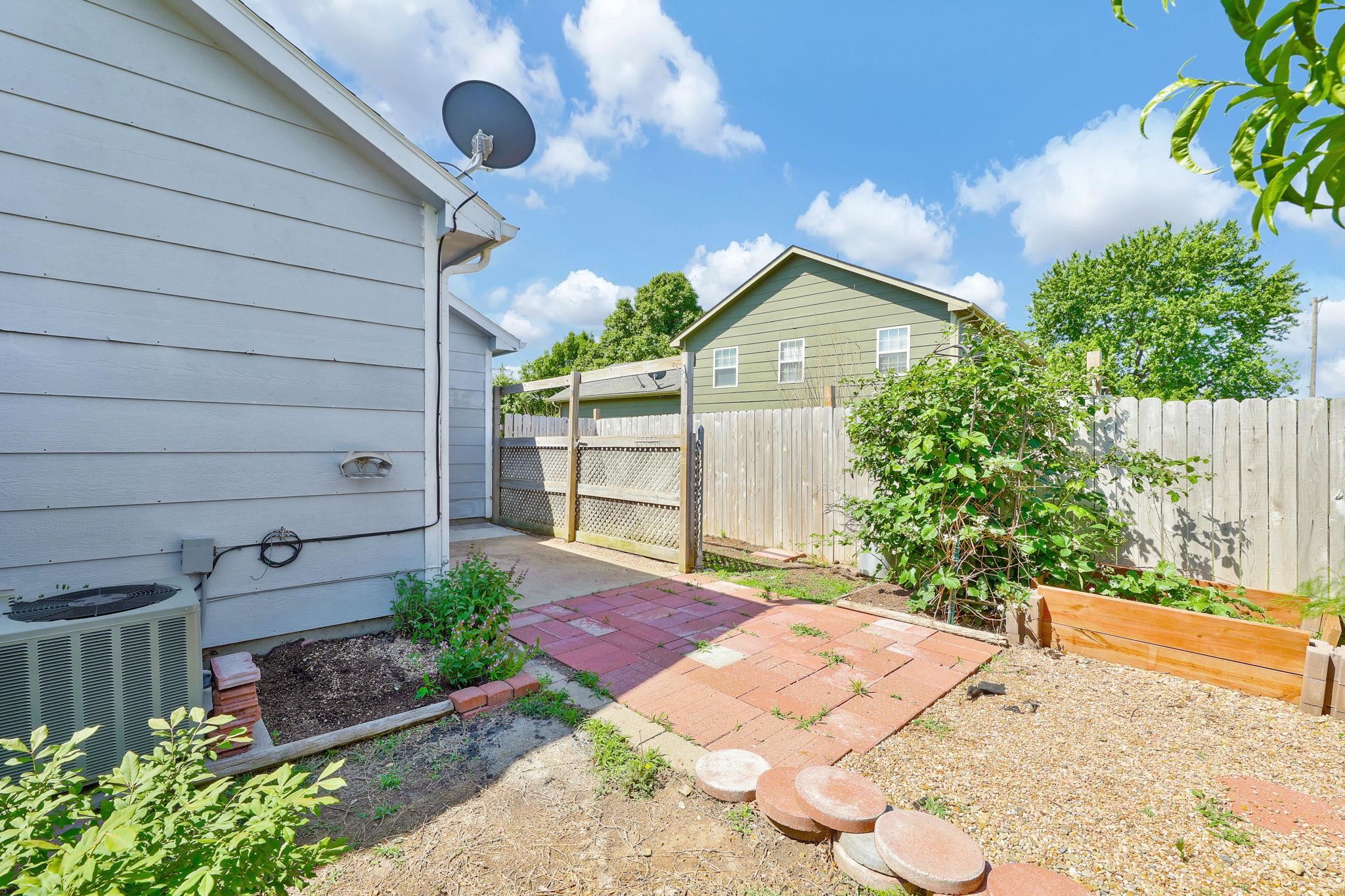 800 W Deerfield Cir, Valley Center, Kansas image 31