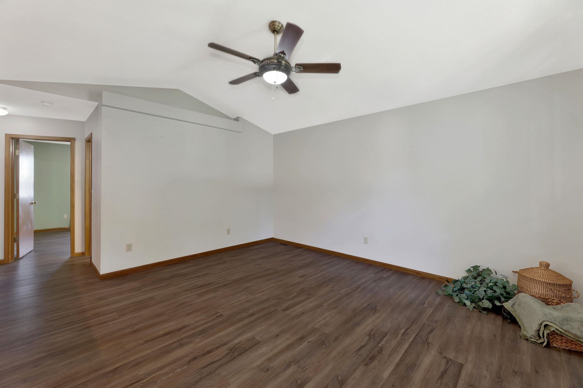 800 W Deerfield Cir, Valley Center, Kansas image 5