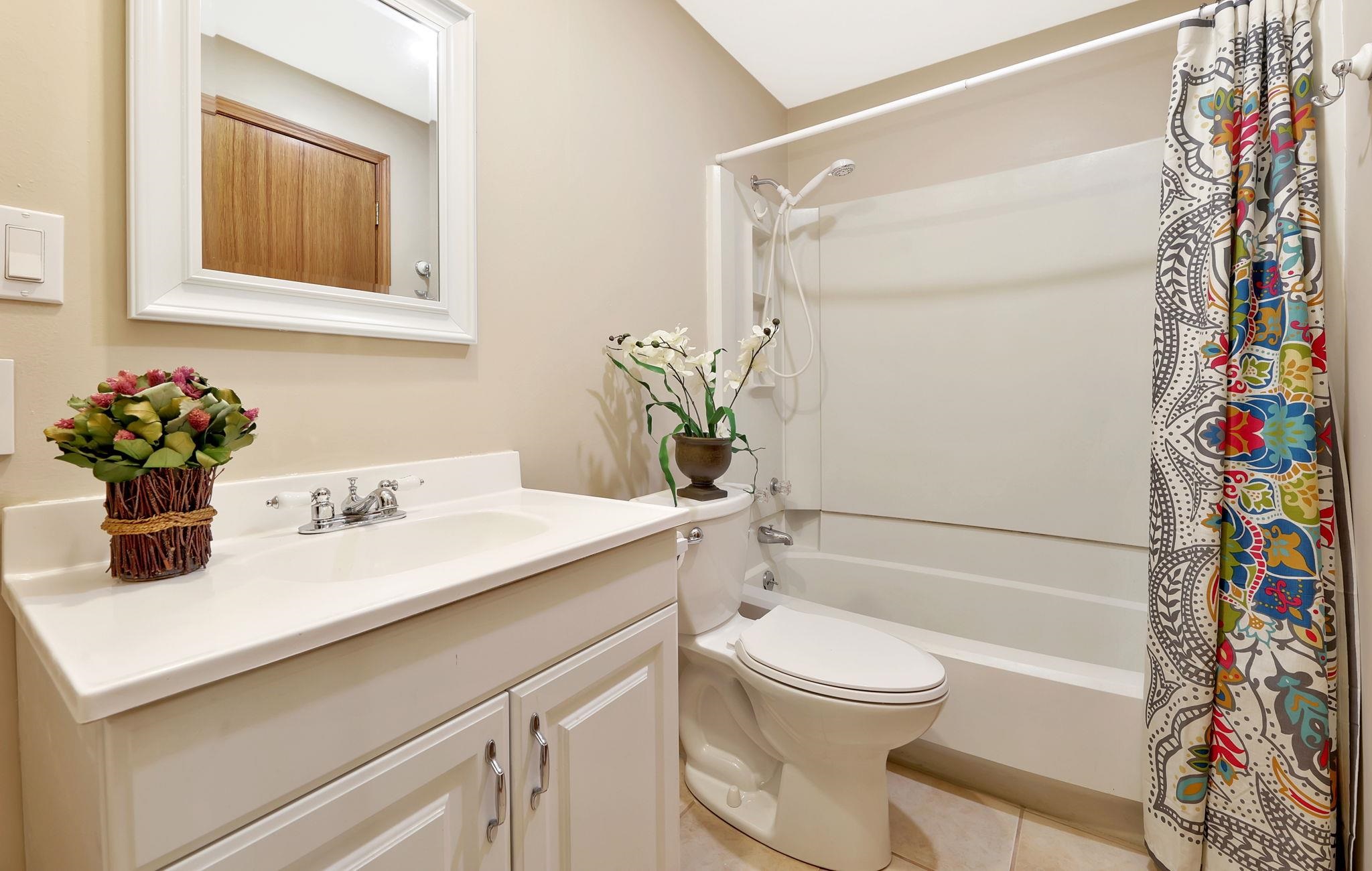 800 W Deerfield Cir, Valley Center, Kansas image 25