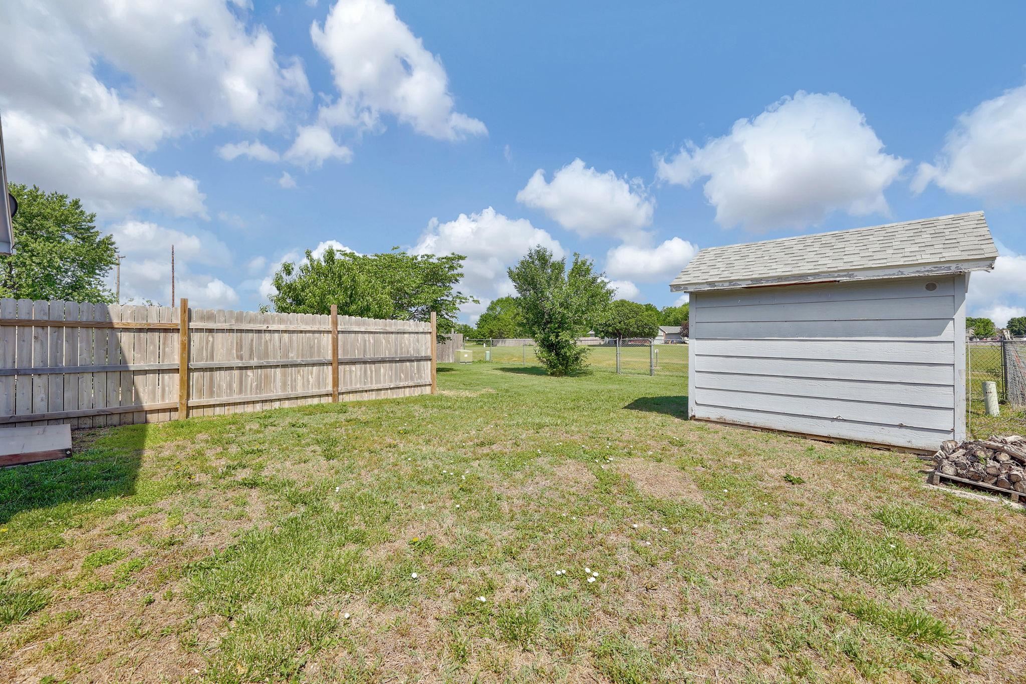 800 W Deerfield Cir, Valley Center, Kansas image 34