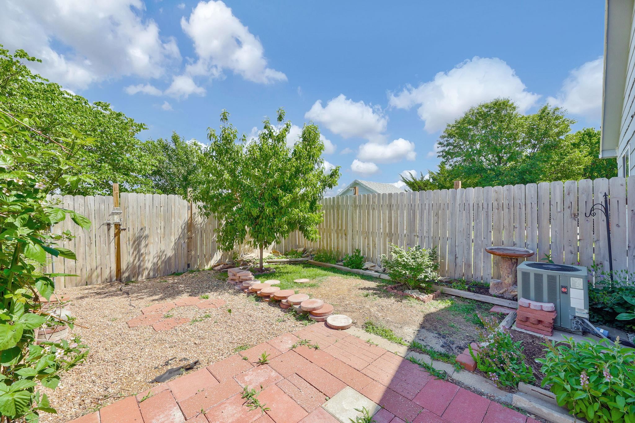 800 W Deerfield Cir, Valley Center, Kansas image 27