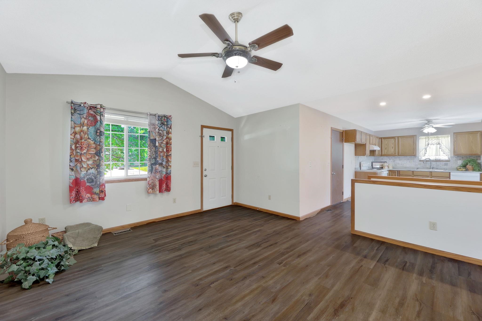 800 W Deerfield Cir, Valley Center, Kansas image 7
