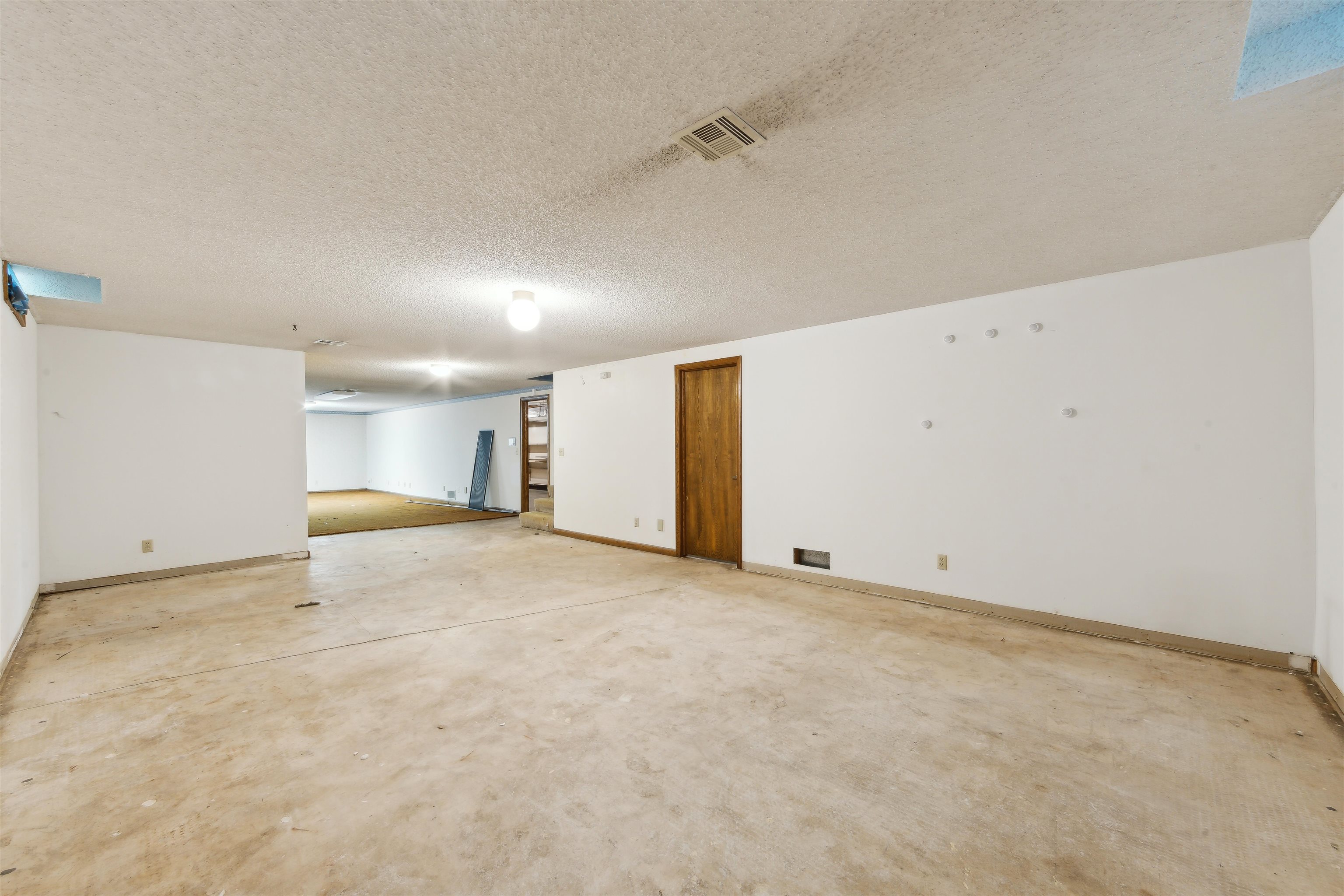 3249 N Hood Ct, Wichita, Kansas image 32
