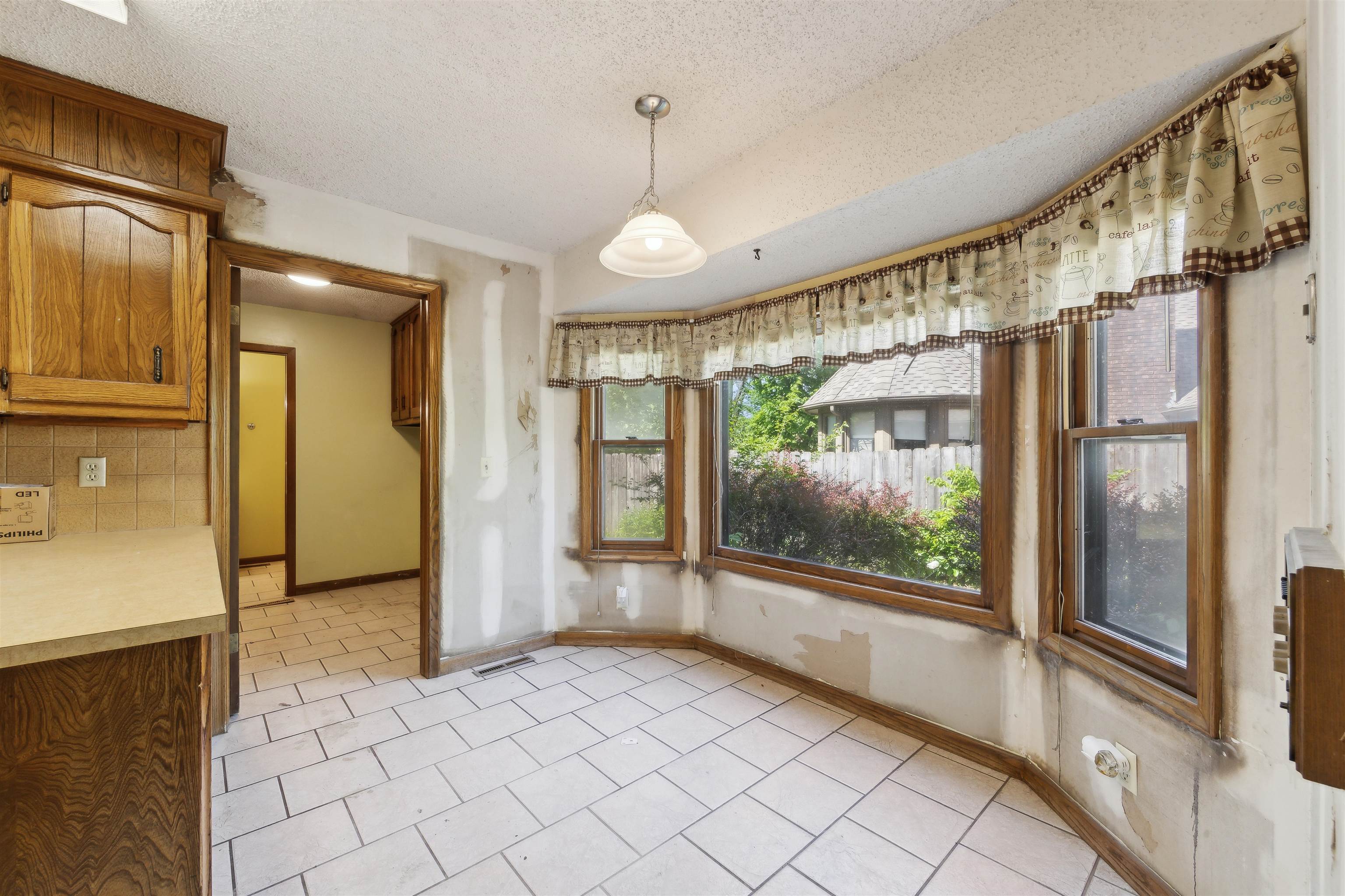 3249 N Hood Ct, Wichita, Kansas image 14