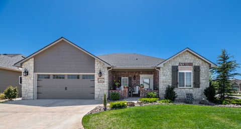 Townhouse For Sale - 3632 N Lakeway Ct<br/> Sedgwick County, Wichita, KS 67205