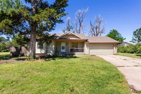 317 S Kansas Ave, Burrton, KS MLS: 655837