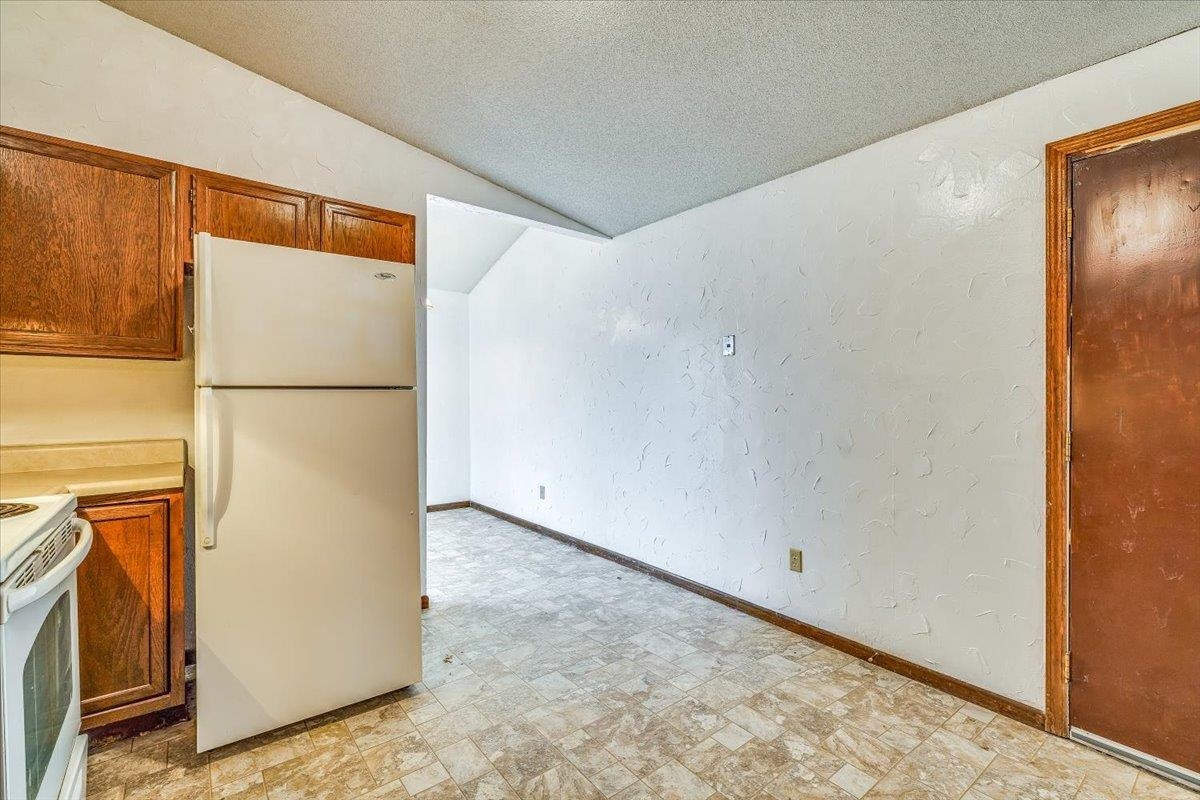 Derby, Kansas 67037, United States, 2 Bedrooms Bedrooms, ,1 BathroomBathrooms,Residential,Pending,66203