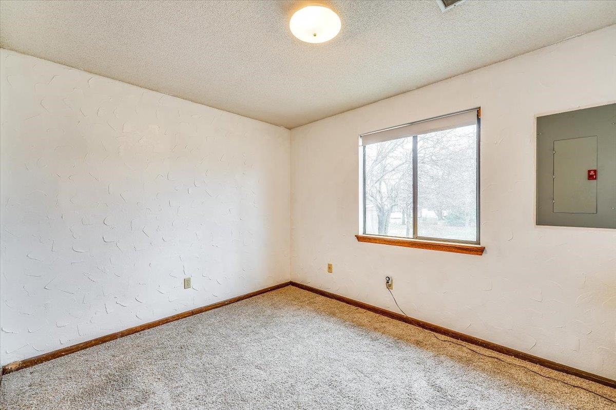 Derby, Kansas 67037, United States, 2 Bedrooms Bedrooms, ,1 BathroomBathrooms,Residential,Pending,66203