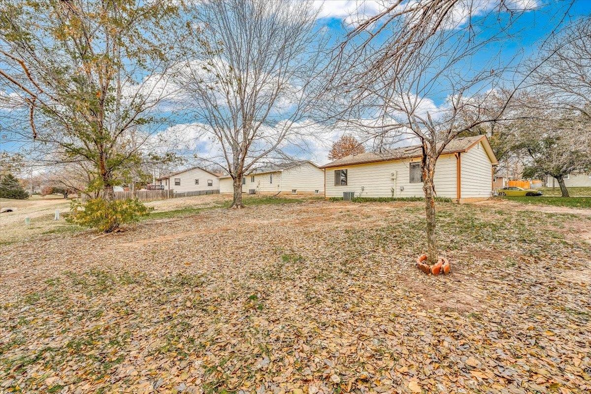 Derby, Kansas 67037, United States, 2 Bedrooms Bedrooms, ,1 BathroomBathrooms,Residential,Pending,66203