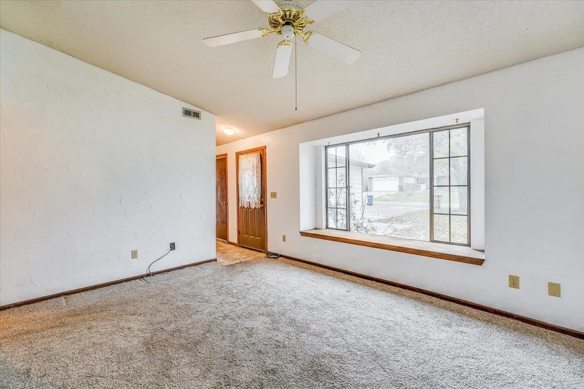 Derby, Kansas 67037, United States, 2 Bedrooms Bedrooms, ,1 BathroomBathrooms,Residential,Pending,66203