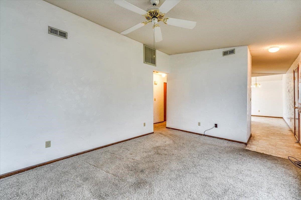 Derby, Kansas 67037, United States, 2 Bedrooms Bedrooms, ,1 BathroomBathrooms,Residential,Pending,66203