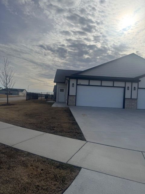 Multifamily For Sale - 5196 N Honeylocust St<br/> Wichita, KS 67226