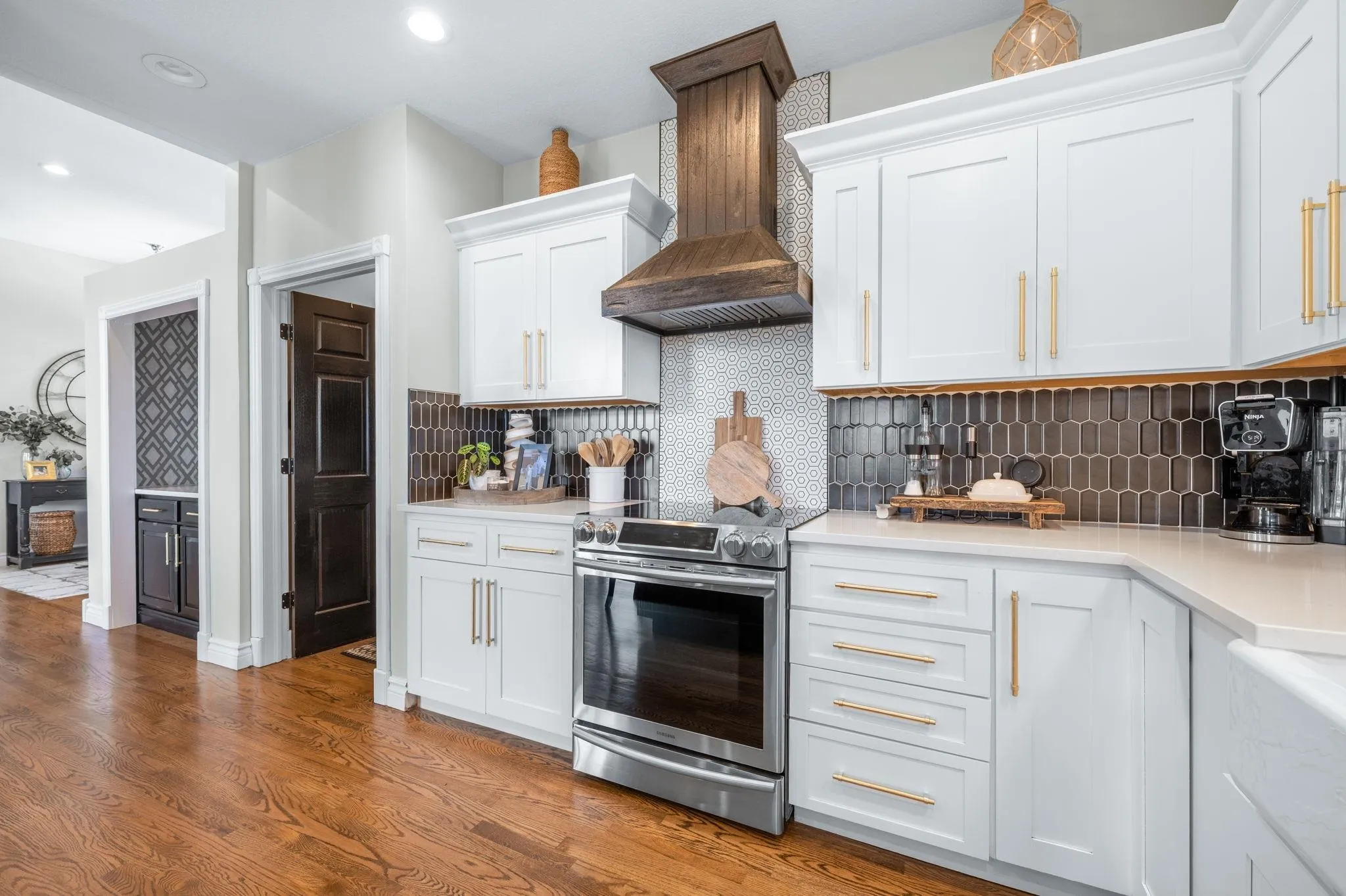 Andover, Kansas 67002, United States, 4 Bedrooms Bedrooms, ,3 BathroomsBathrooms,Residential,Active,163180