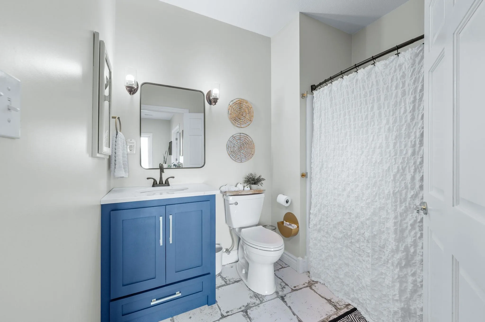 Andover, Kansas 67002, United States, 4 Bedrooms Bedrooms, ,3 BathroomsBathrooms,Residential,Active,163180