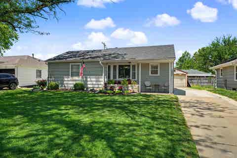 Homes For Sale - 1822 Larson St<br/> Saline County, Salina, KS 67401