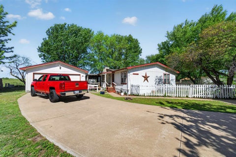 Homes For Sale - 1204 E Idlewild St<br/> Wichita, KS 67216
