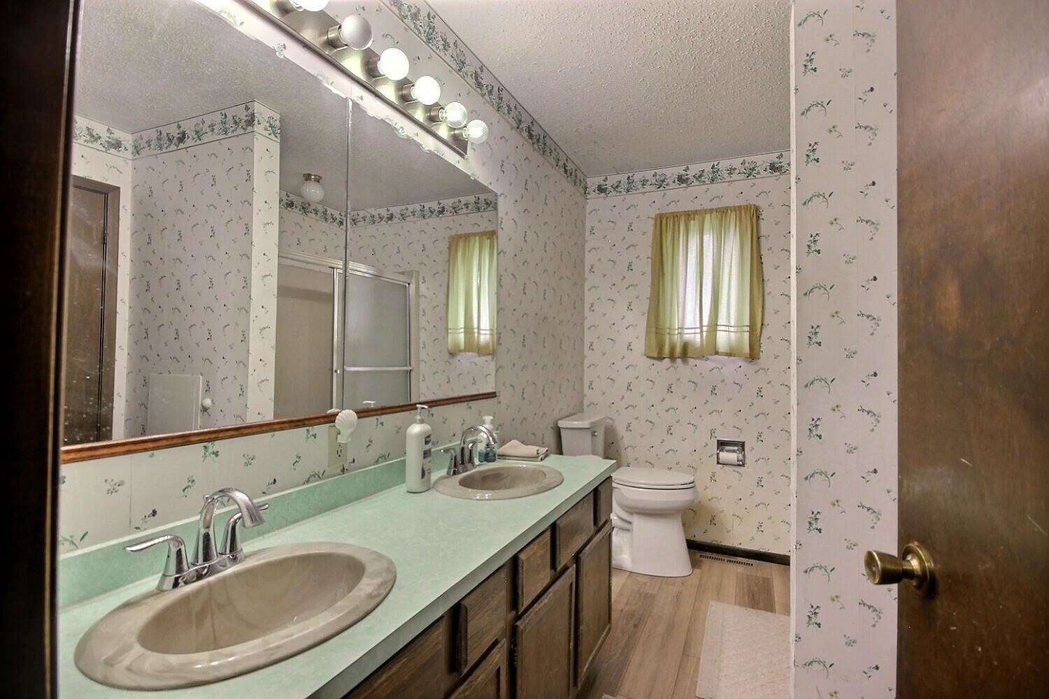 446 N Linden Ln, Haysville, Kansas image 6