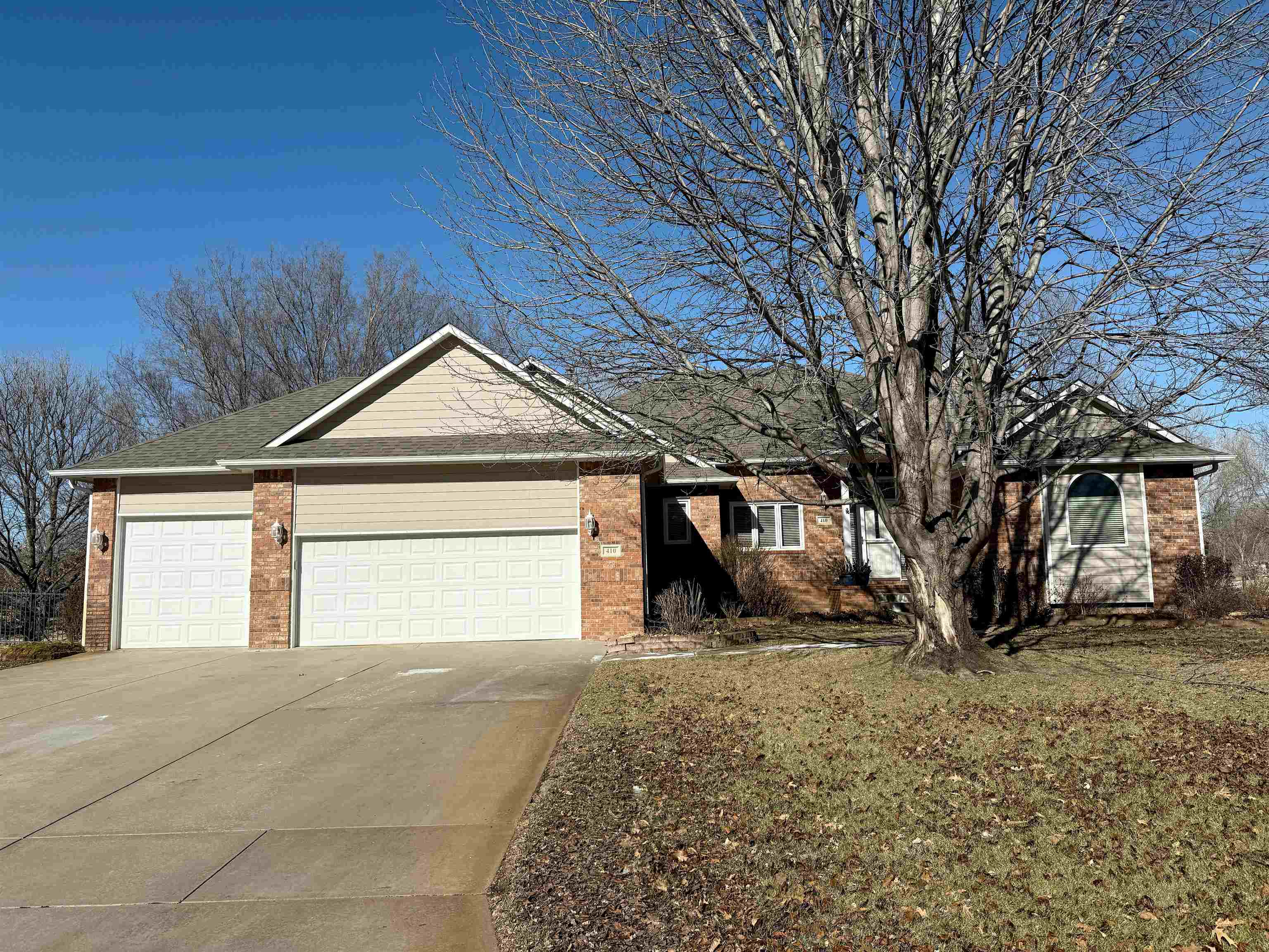 410 Country Hills Drive, Augusta, Kansas image 1