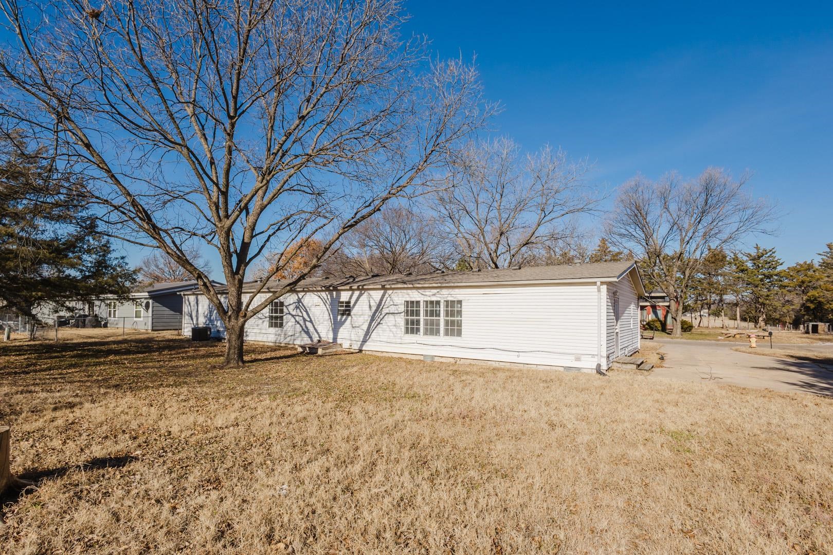 1218 E 10th St # ADDITIONAL LOT, Wellington, Kansas image 22