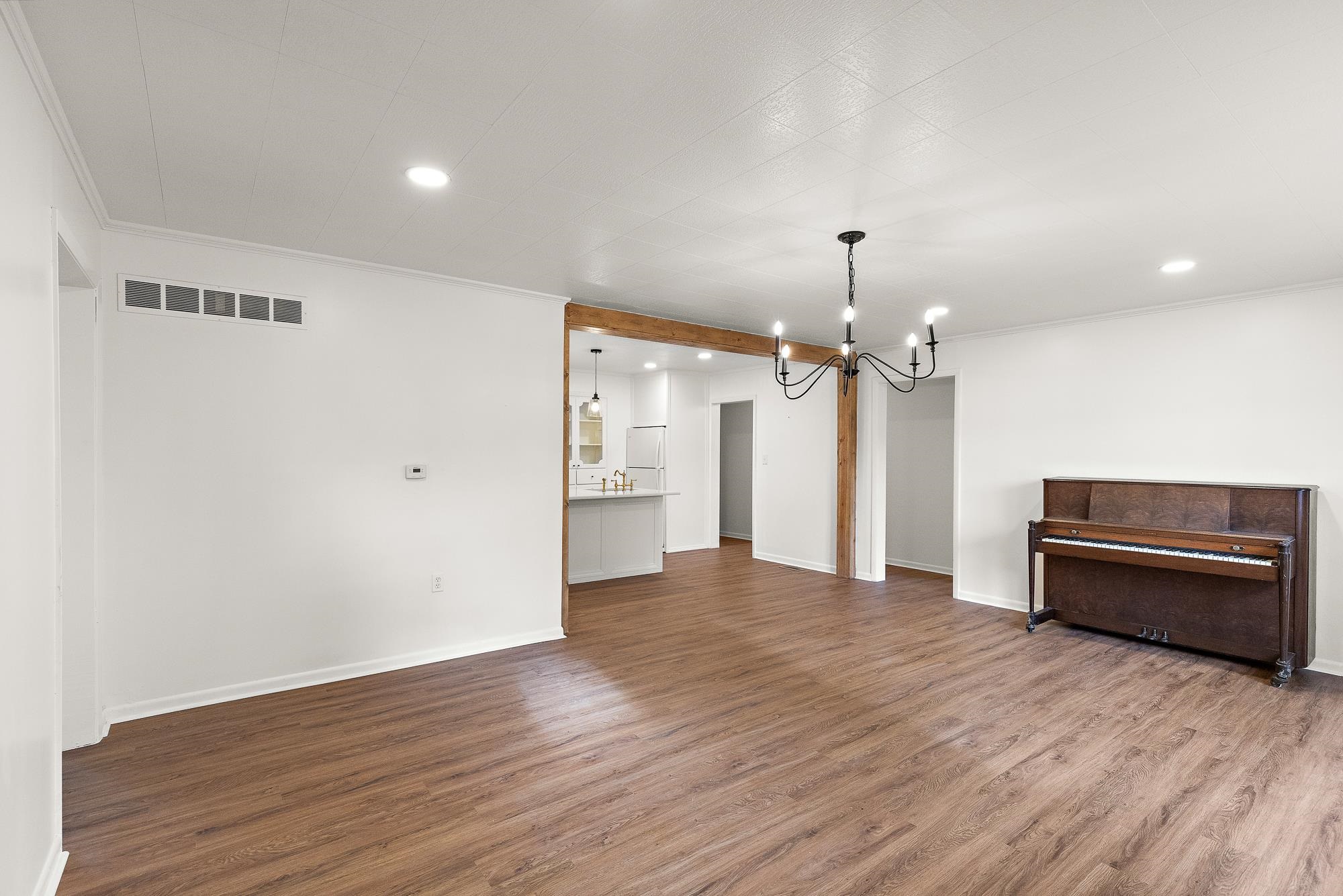 328 S Collingwood St, Pretty Prairie, Kansas image 2