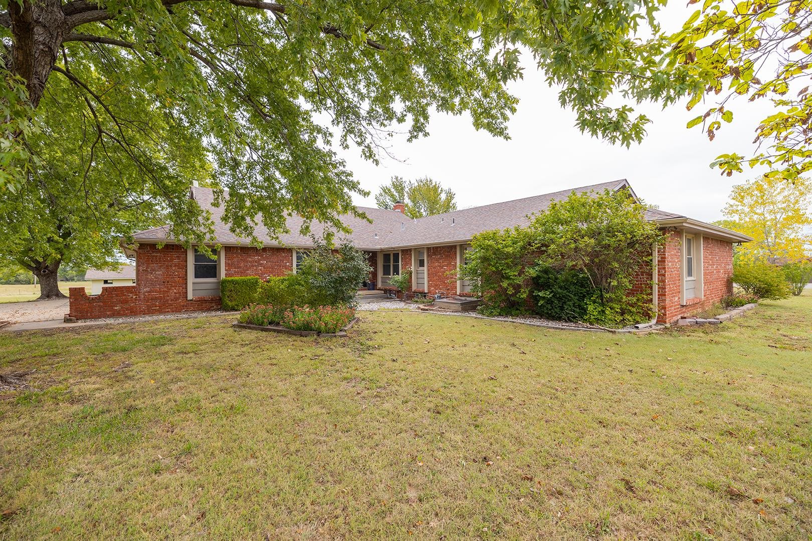 4454 SW Lakeview Ct, Towanda, Kansas image 1