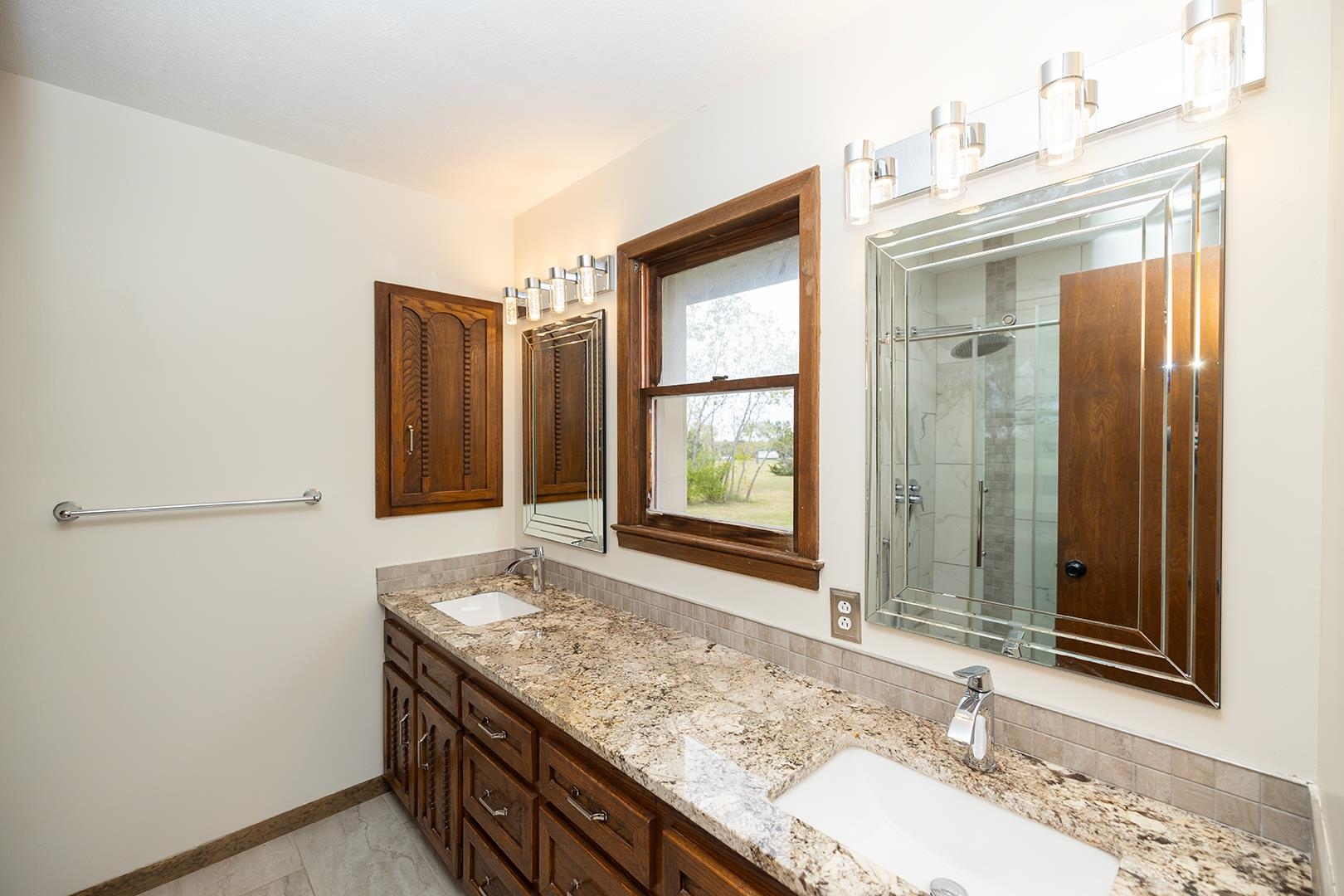 4454 SW Lakeview Ct, Towanda, Kansas image 10