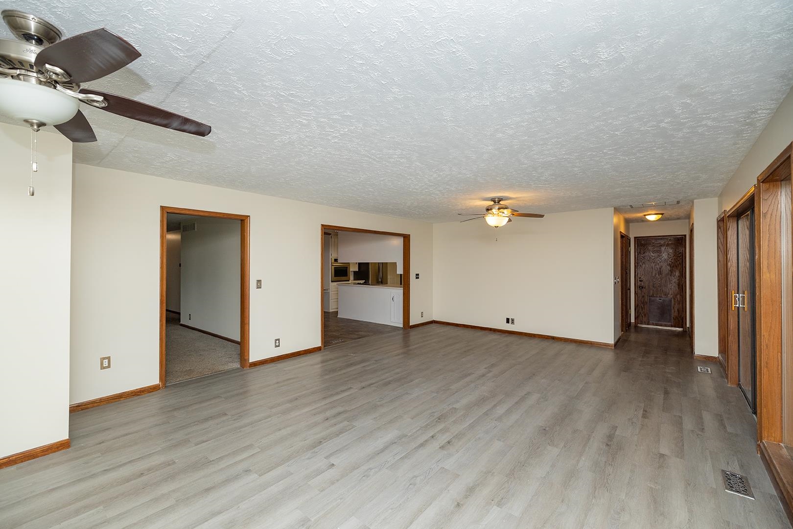 4454 SW Lakeview Ct, Towanda, Kansas image 20