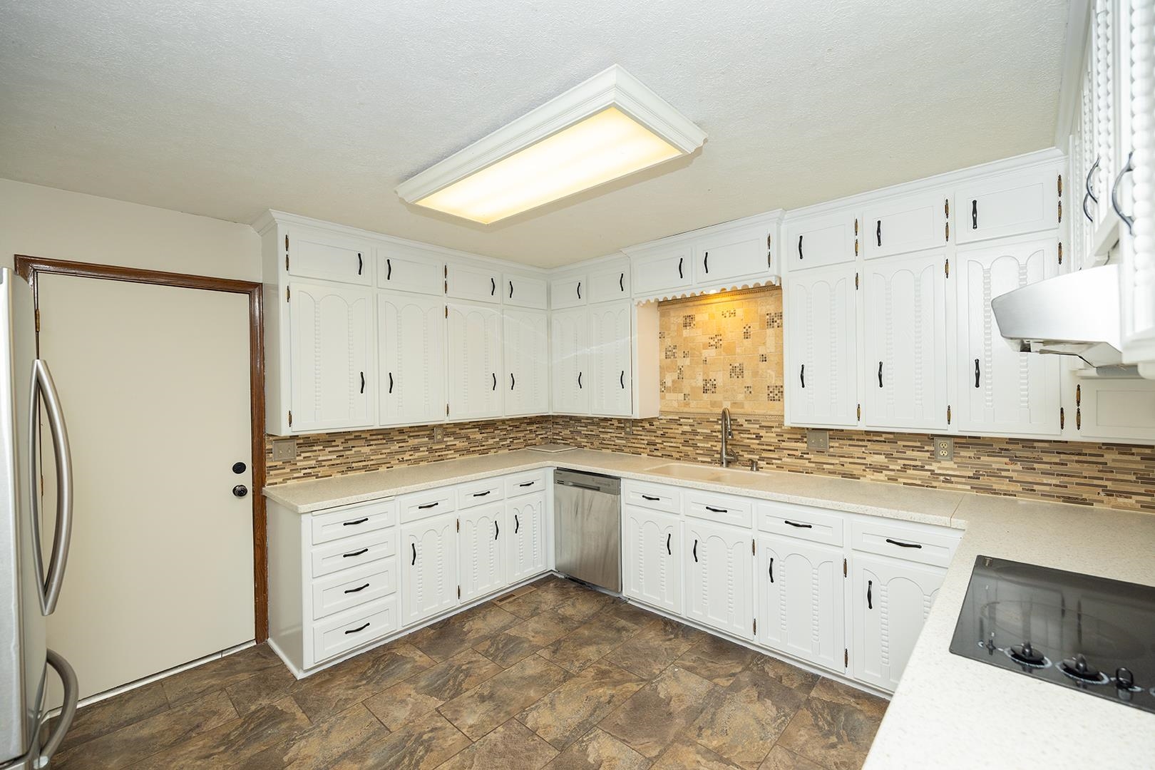 4454 SW Lakeview Ct, Towanda, Kansas image 6