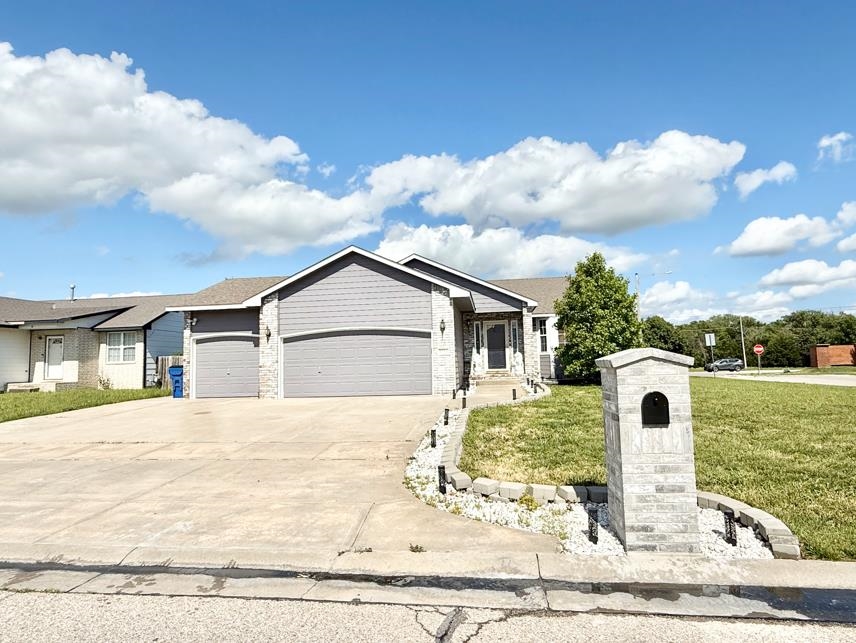 1734 S Justin Cir, Wichita, Kansas image 1