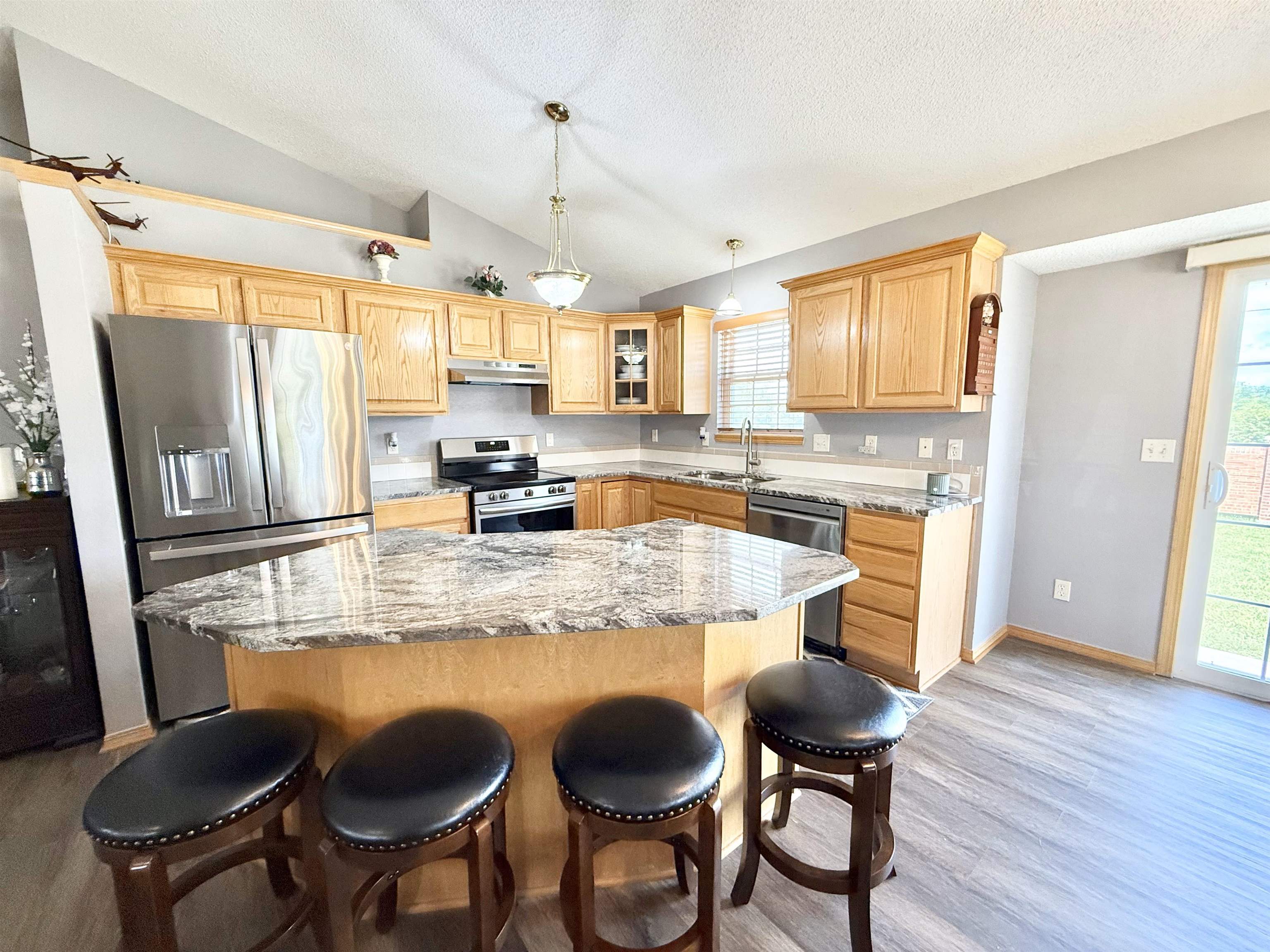 1734 S Justin Cir, Wichita, Kansas image 2