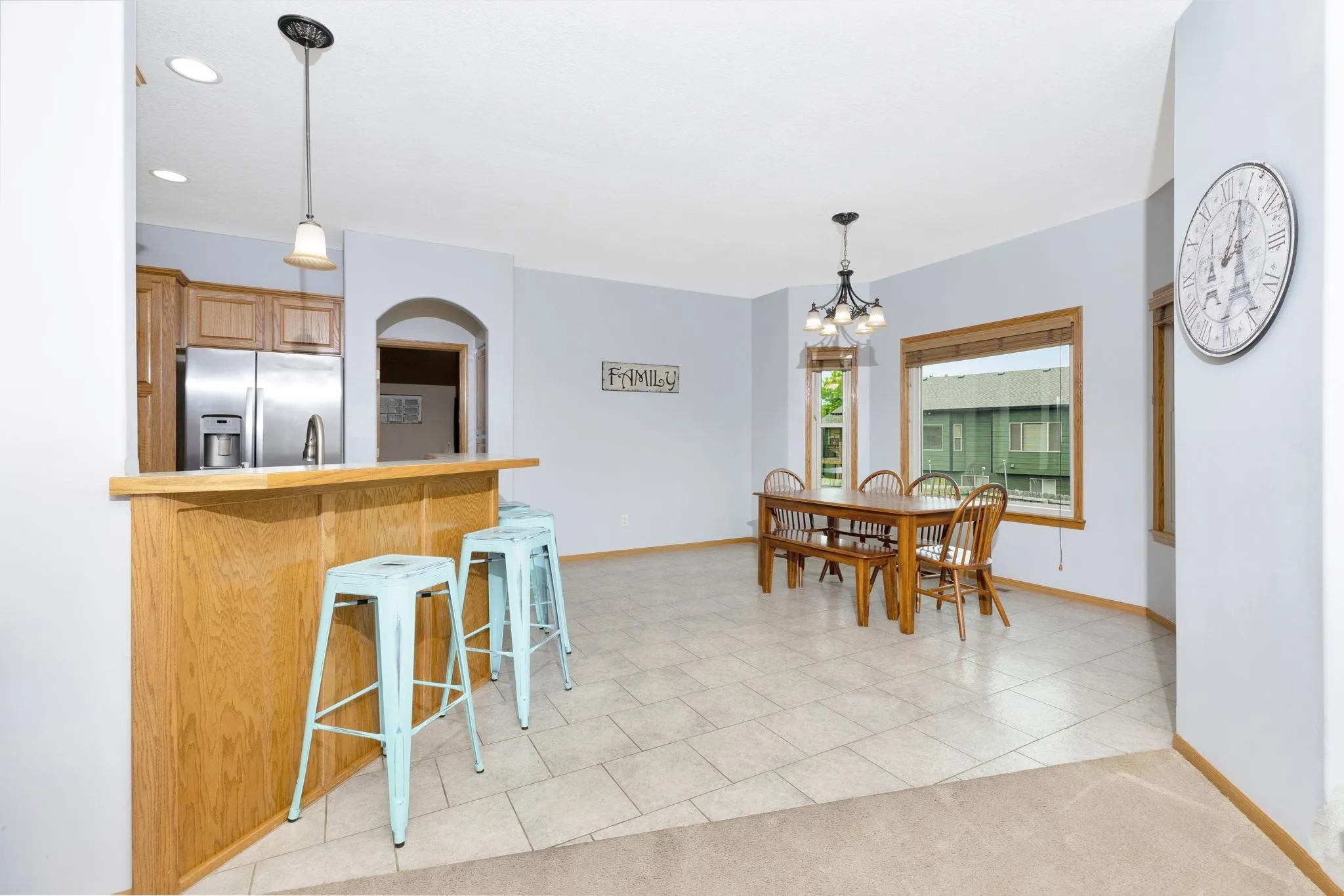 Wichita, Kansas 67205, United States, 5 Bedrooms Bedrooms, ,3 BathroomsBathrooms,Residential,Pending,141943