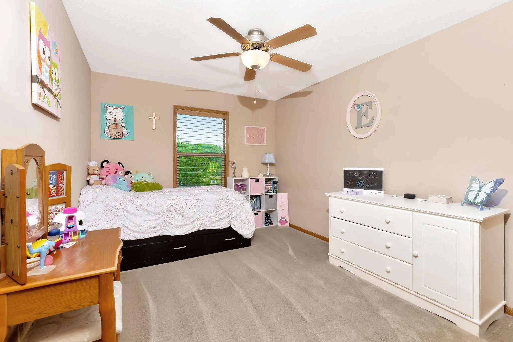 Wichita, Kansas 67205, United States, 5 Bedrooms Bedrooms, ,3 BathroomsBathrooms,Residential,Pending,141943